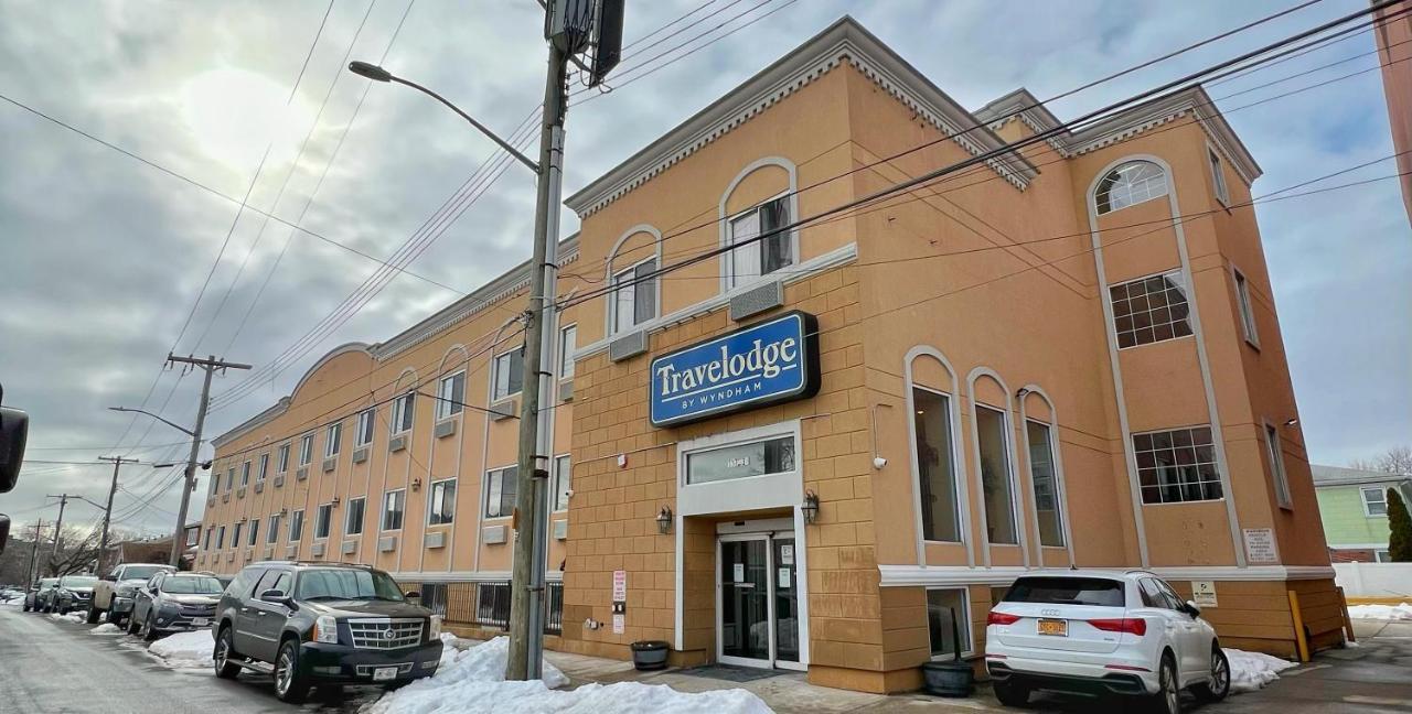 Travelodge By Wyndham Queens New York Exterior photo